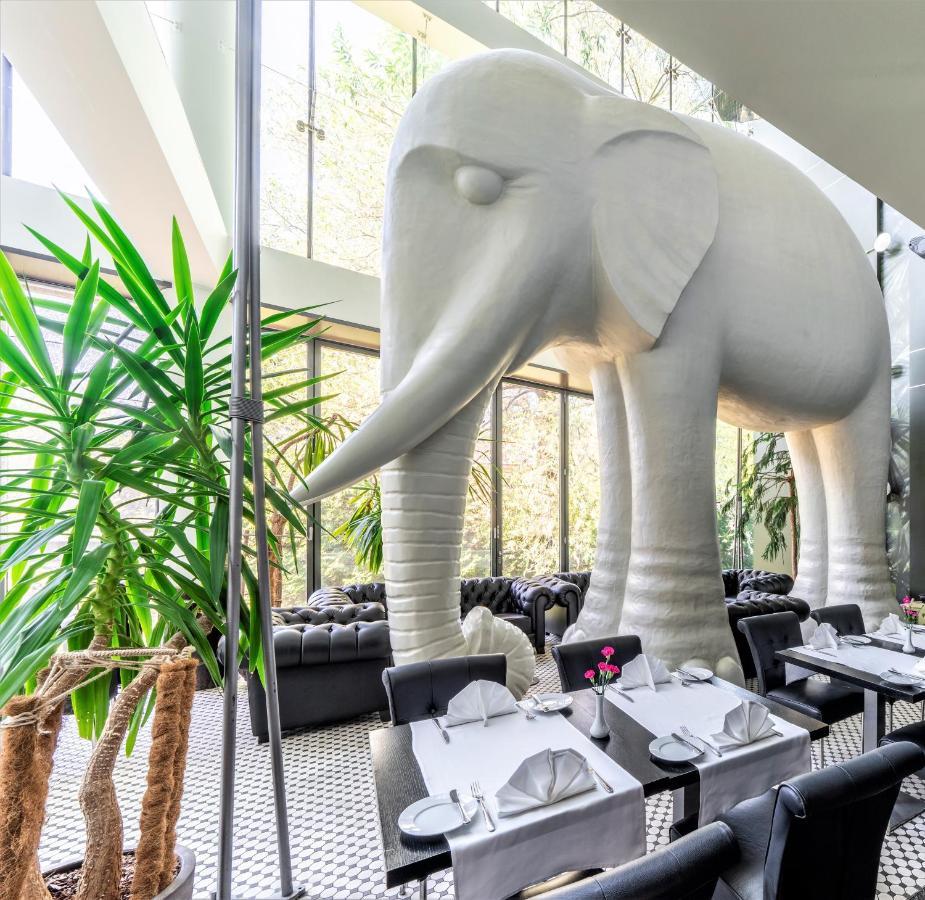 Rixwell Elefant Hotel Riga Esterno foto